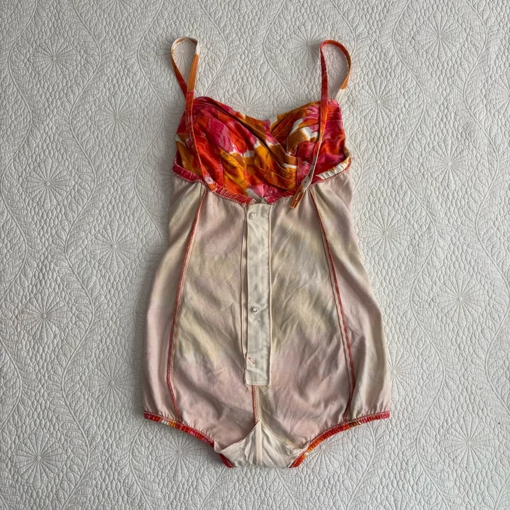 Vintage 1950s COLE of CALIFORNIA Pink, Orange & Gold Floral Ruched Bathing Suit - Picture 13 of 16